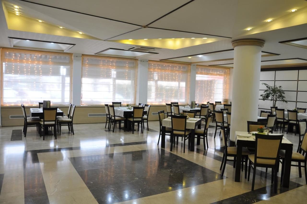 Отель Hotel Nova Тырговиште